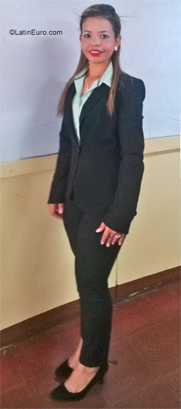 Date this lovely Nicaragua girl Helen from Managua NI196