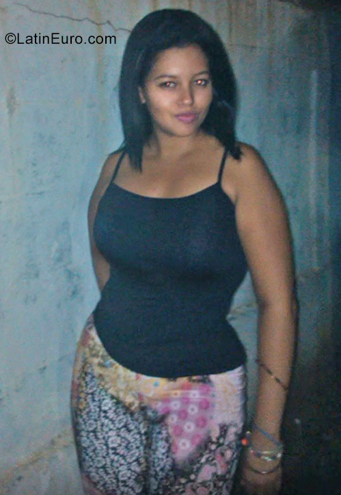 Date this beautiful Venezuela girl Carolina from Maracaibo VE1170