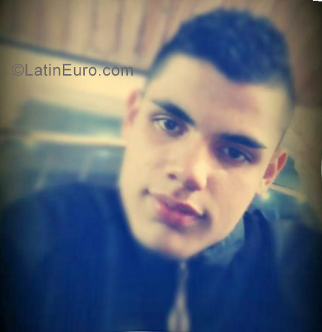 Date this georgeous Colombia man Daniel from Pereira CO22903