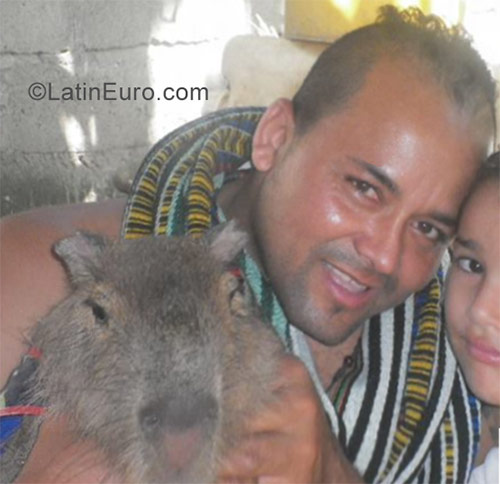 Date this sultry Colombia man Manuel from Medellin CO22979