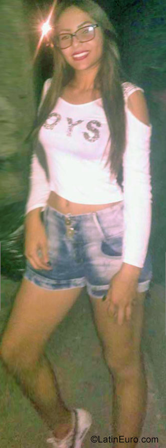 Date this stunning Venezuela girl Yulied from La Victoria VE1228