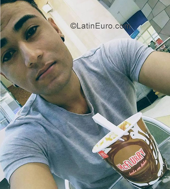Date this delightful Colombia man Cristian from Barranquilla CO23044
