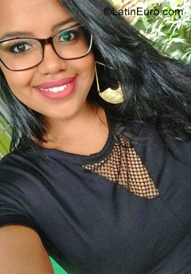 Date this good-looking Brazil girl Maisa from sao paulo BR10410