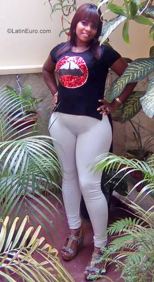 Date this beautiful Cuba girl Yimery from Havana CU205