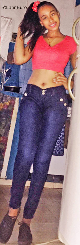 Date this delightful Dominican Republic girl Yridari from Bonao DO31258