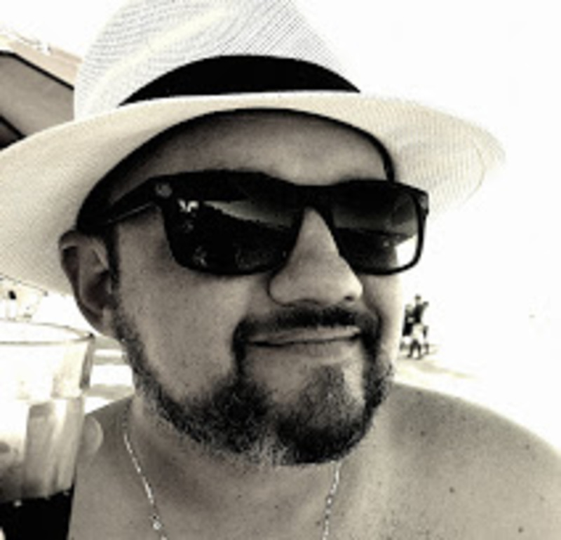 Date this voluptuous Brazil man Fernando from Brasilia BR10420
