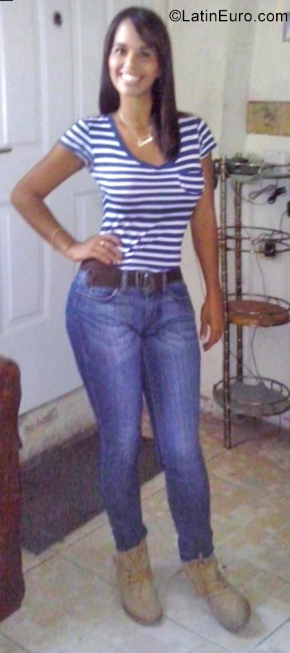 Date this tall Venezuela girl Elian from Caracas VE1322