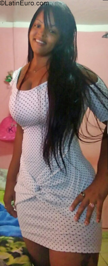 Date this fun Cuba girl Alliesh from Havana CU231