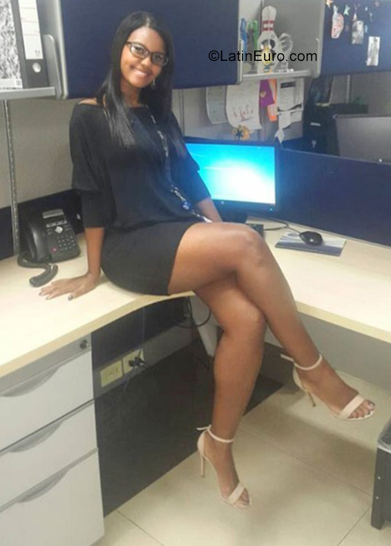 Date this attractive Colombia girl Sharira from Colombia CO33846