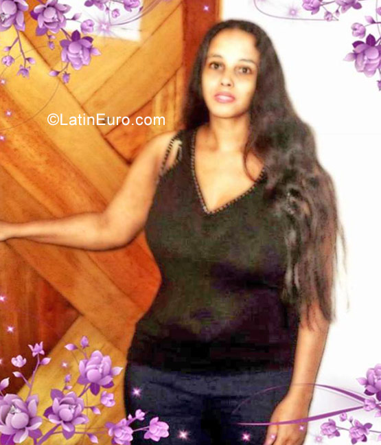 Date this nice looking Brazil girl Marcia from Sao Paulo BR10450