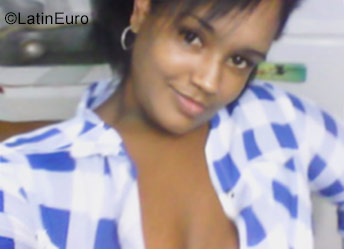 Date this fun Cuba girl Diana from Havana CU245