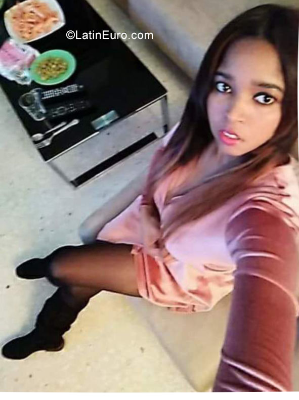 Date this passionate Spain girl Jennie from Sevilla ES478