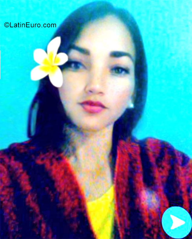 Date this voluptuous Venezuela girl Kristin from Ciudad Guayana VE1451