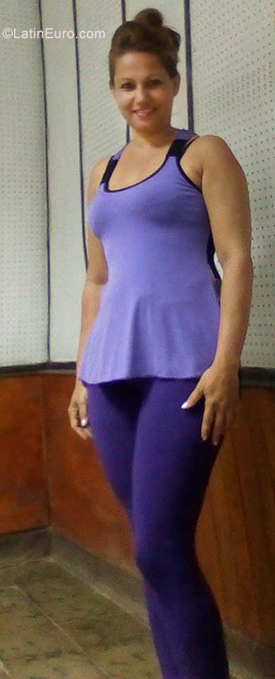 Date this stunning Cuba girl Jane from Bayamo CU274