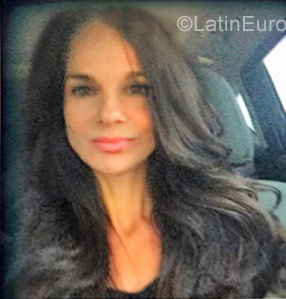 Date this pretty United States girl Vania from Miami US19491