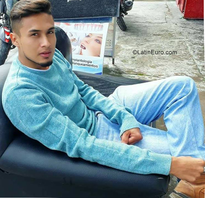 Date this stunning Colombia man Juan from Bogota CO23729