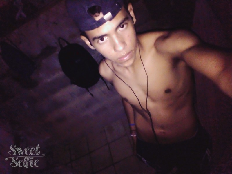 Date this sultry Colombia man Jhon alexander from Medellin CO23737