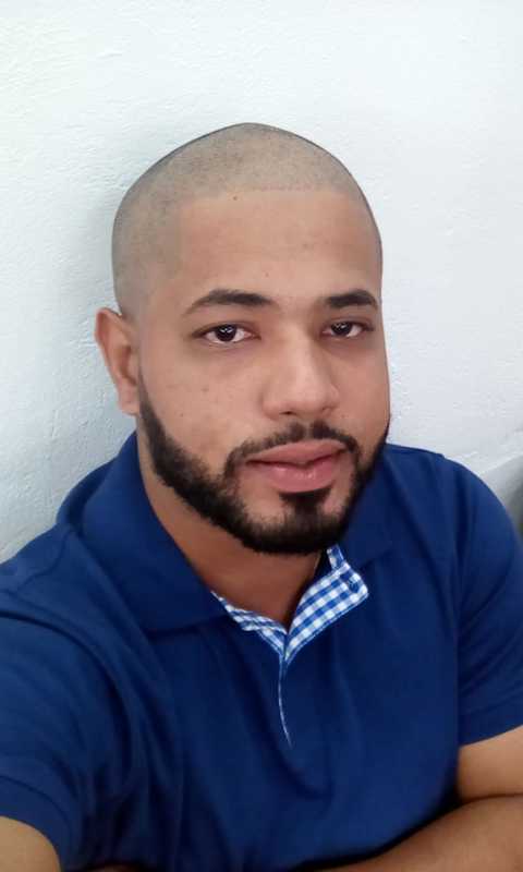 Date this happy Dominican Republic man Elvis from Santiago DO32170