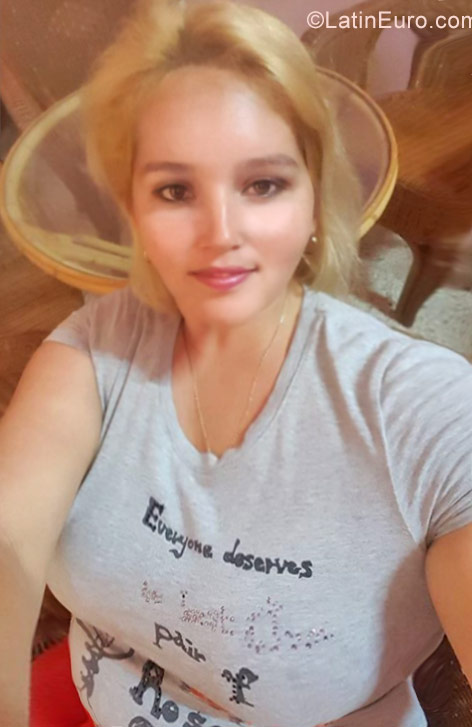 Date this gorgeous Cuba girl Leidyse from Havana CU286