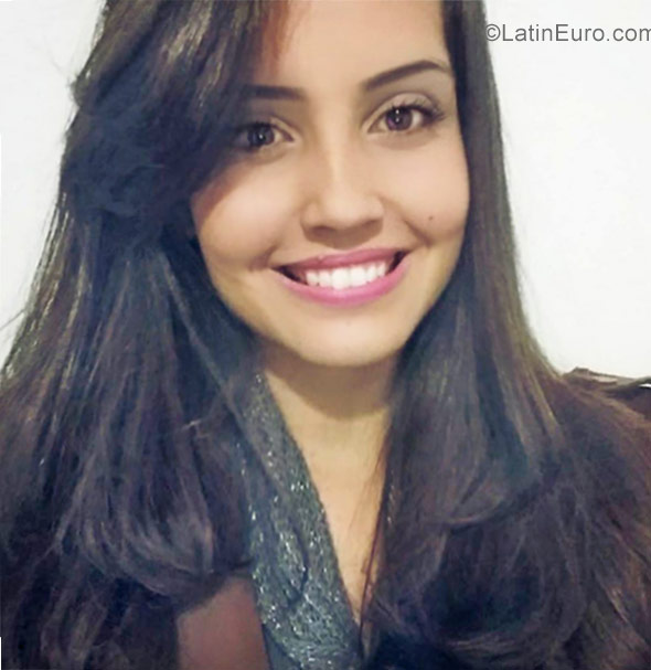 Date this tall Brazil girl Julia from Belo Horizonte BR10535