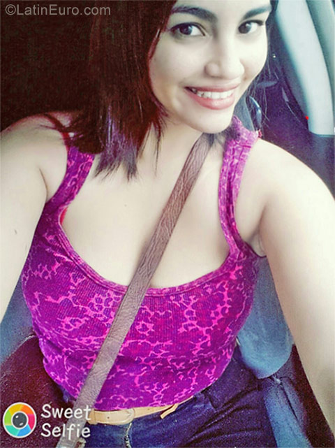 Date this fun Honduras girl Lizeth from La Ceiba HN2496