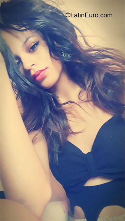 Date this sensual Brazil girl Ariana from Rio De Janeiro BR10539
