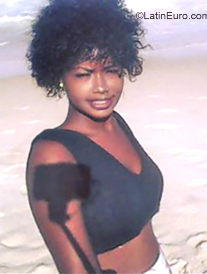 Date this happy Brazil girl Giselly from Rio de Janeiro BR10546