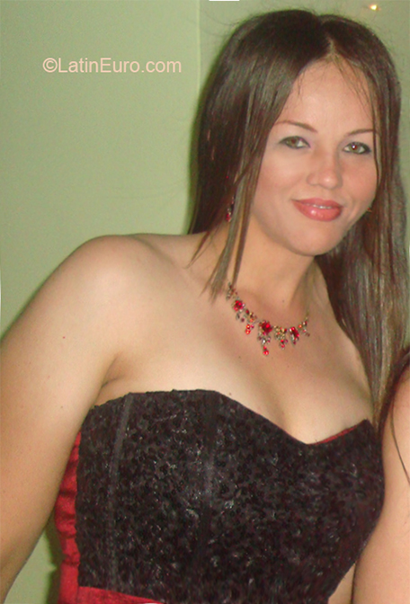 Date this pretty Colombia girl Katerine from Santa Marta CO23851