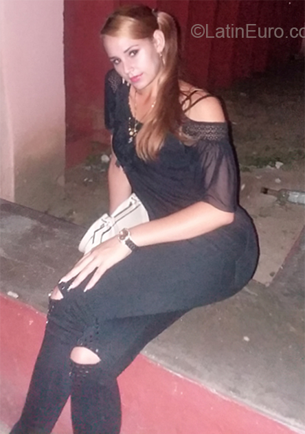 Date this gorgeous Cuba girl Elinor from Havana CU303