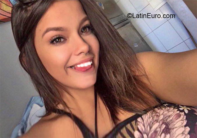 Date this georgeous Brazil girl Amanda from Rio de Janeiro BR10559