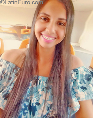Date this voluptuous Venezuela girl Coro from Maracay VE1707