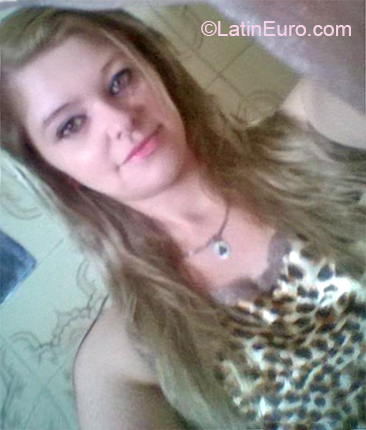 Date this voluptuous Brazil girl Milene from Curitiba BR10589