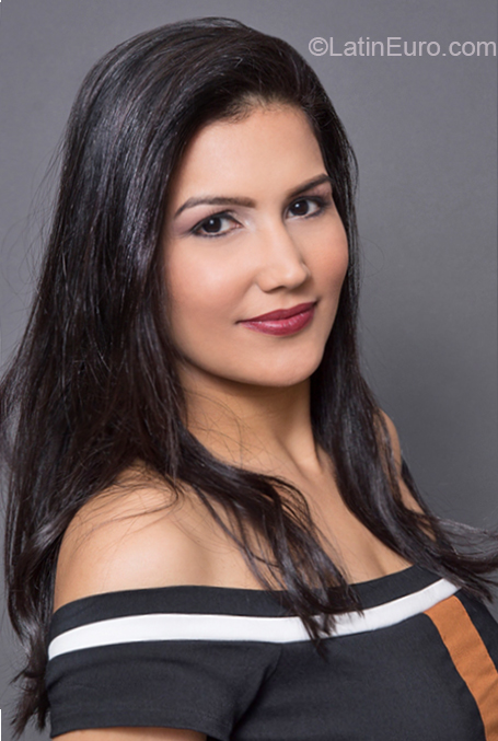 Date this stunning Brazil girl Thais from Rio De Janeiro BR10590