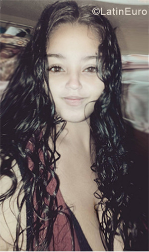 Date this hot Venezuela girl Adriana from Catia La Mar VE1763