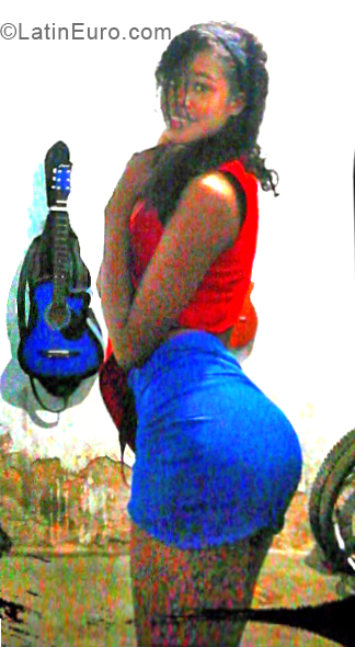 Date this delightful Venezuela girl Yalin from Barcelona VE1779