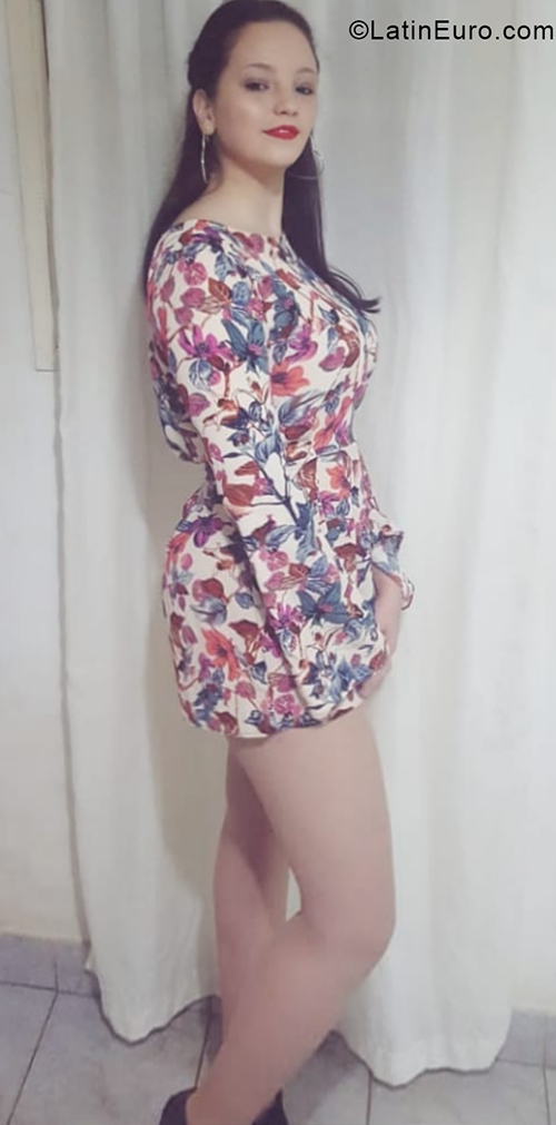 Date this stunning Argentina girl Bela from Cordoba AR144