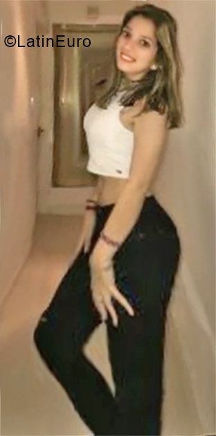 Date this gorgeous Argentina girl April from Buenos Aires AR156