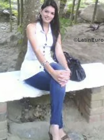 Date this sultry Venezuela girl Louisa from Barinas VE1872