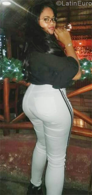 Date this young Dominican Republic girl Lia from Santo Domingo DO41001