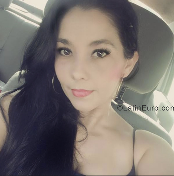 Date this young Mexico girl Dayan from Cancun MX1604