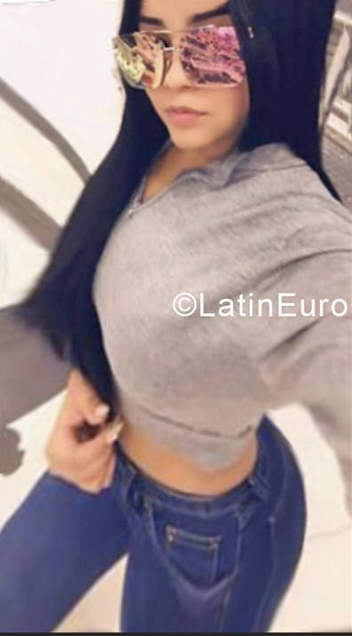 Date this charming Venezuela girl Kimberly from Caracas VE1927