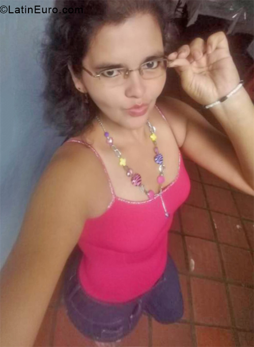 Date this tall Venezuela girl Esmeralda from San Cristobal VE1972