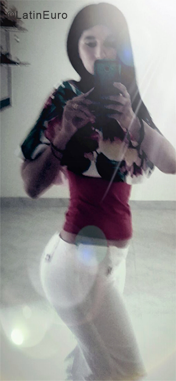 Date this hot Colombia girl Abril from Cucuta CO24569