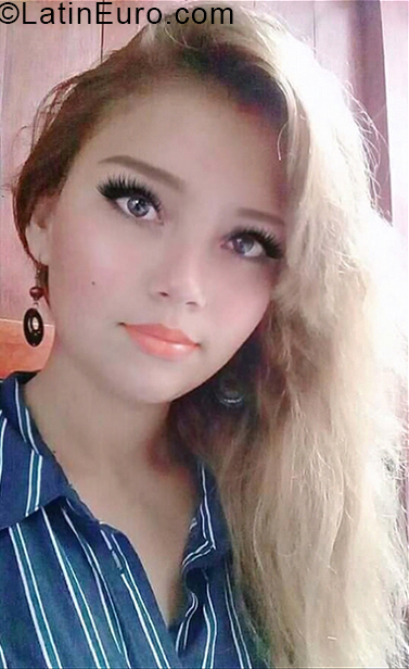 Date this voluptuous Peru girl Ema from Trujillo PE1318