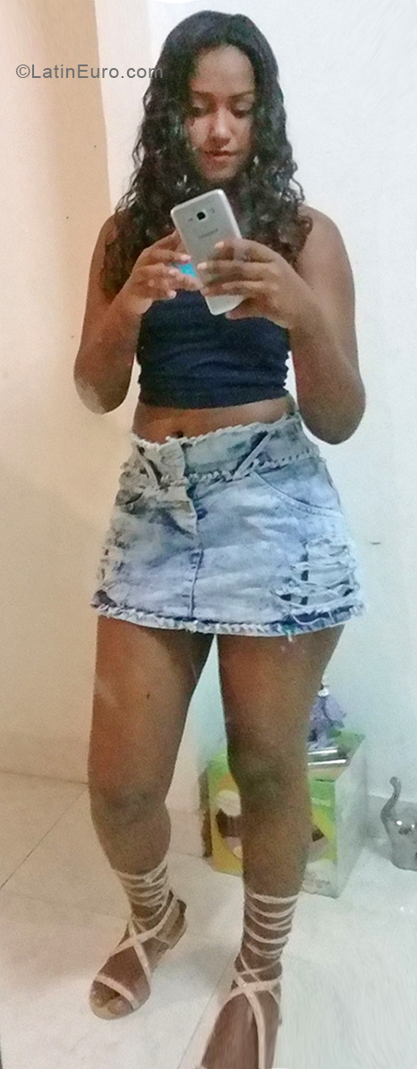 Date this sultry Colombia girl Jessica from Cali CO31222