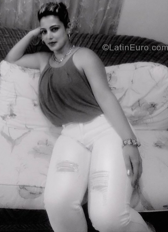 Date this georgeous Cuba girl Yanet from Cabaiguan CU442