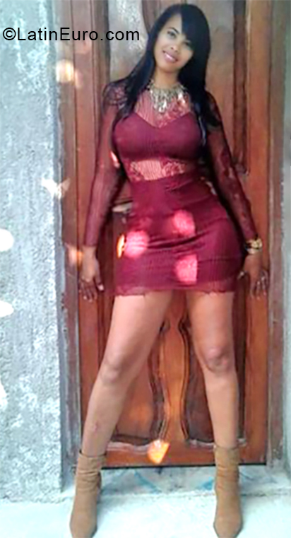 Date this georgeous Cuba girl Kairoko from Santiago De Cuba CU443