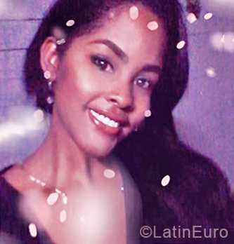 Date this delightful Cuba girl Esmeralda from Camaguey CU446