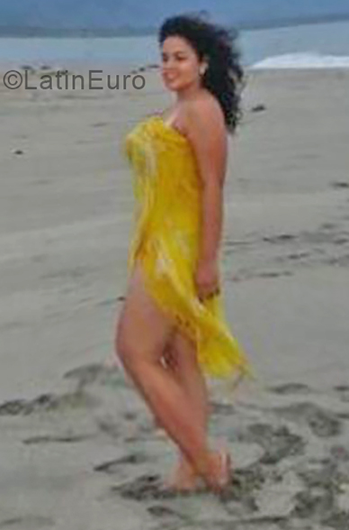 Date this sultry Colombia girl Sara from Santa Marta CO24818
