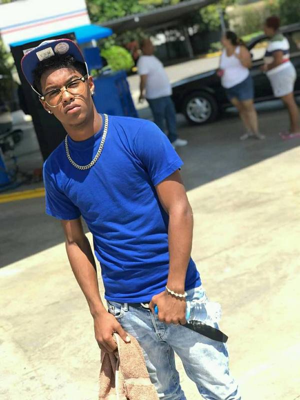 Date this voluptuous Dominican Republic man Carlos from Santiago De Los Caballeros DO34016